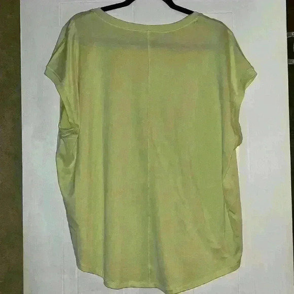 Yogalicious work out top sz xxl v neck short sleeve cute! yellow Summer! Soring - Picture 5 of 5